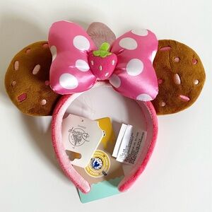 NWT Disney Parks Minnie Mouse Munchlings Strawberry Cupcake Ears